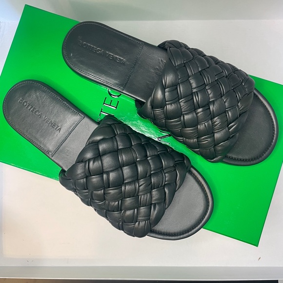 Bottega Veneta Shoes - NWT Bottega Veneta slides size 39